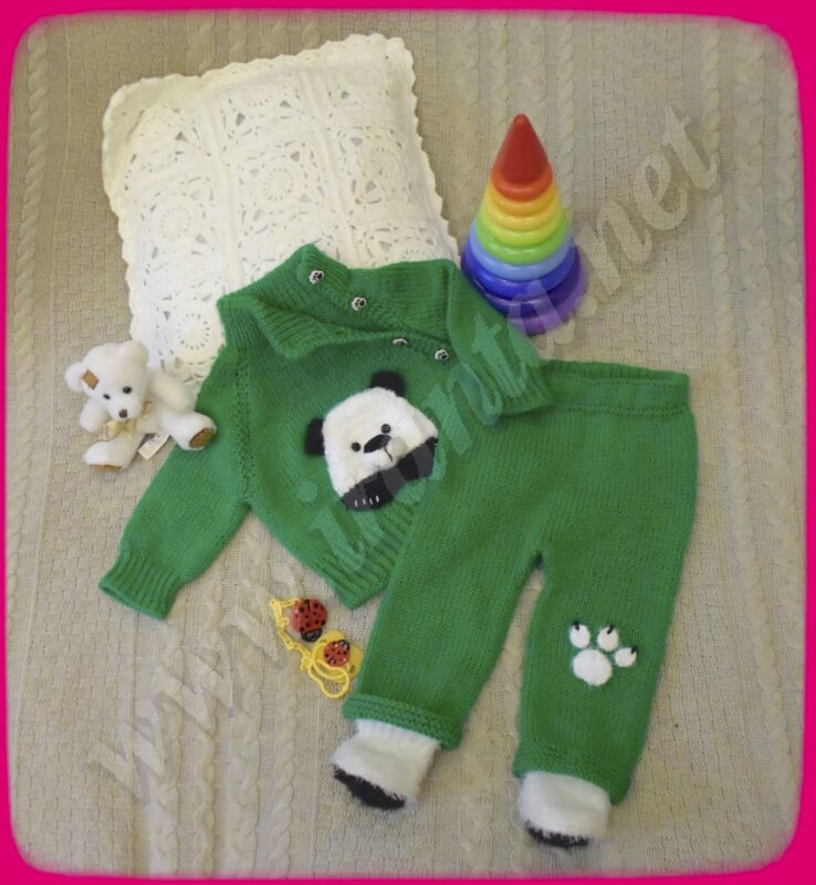 Теплый костюм для малыша "Бамбуковая чаща": свитер-реглан с кармашком-аппликацией и штанишки с ножками-"носочками"