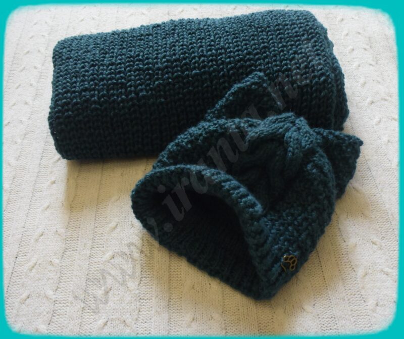 Котокомплект "Зимний": двойная шапочка с ушками и шарф-снуд